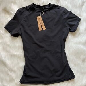 SKIMS Fits Everybody Short Sleeve Tshirt S TP-TSH-0948